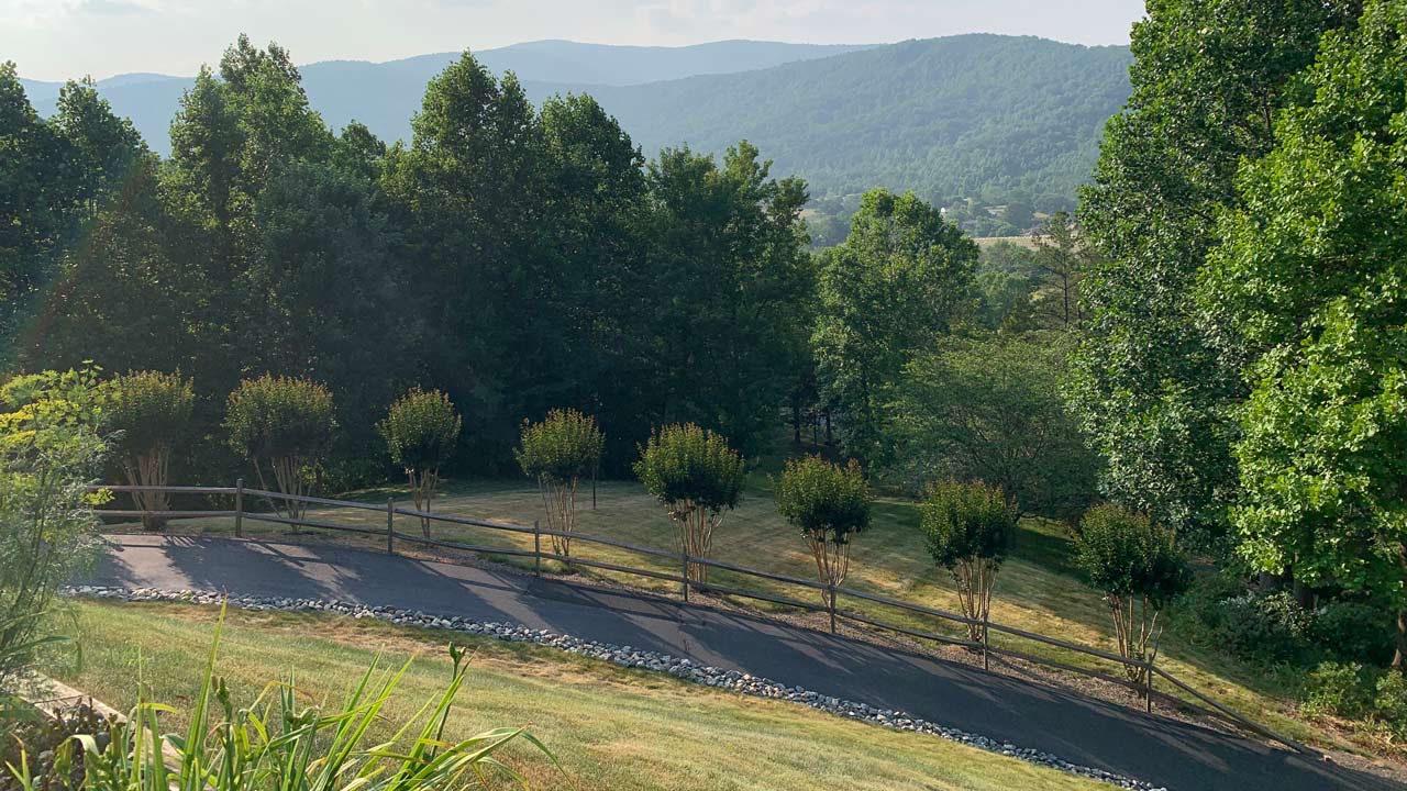 Parker Mountain-driveway