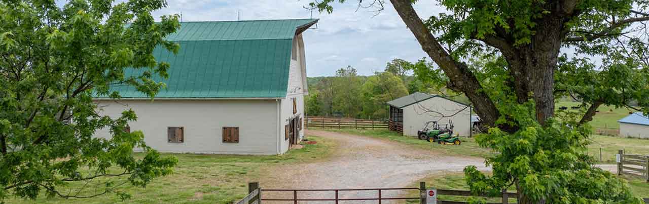 4178 Headens Bridge Barn