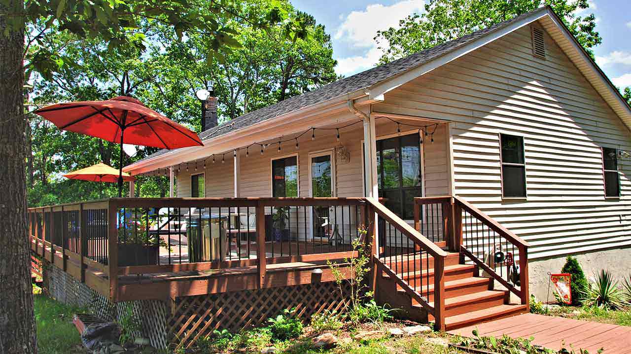 Charming retreat cottage with views.