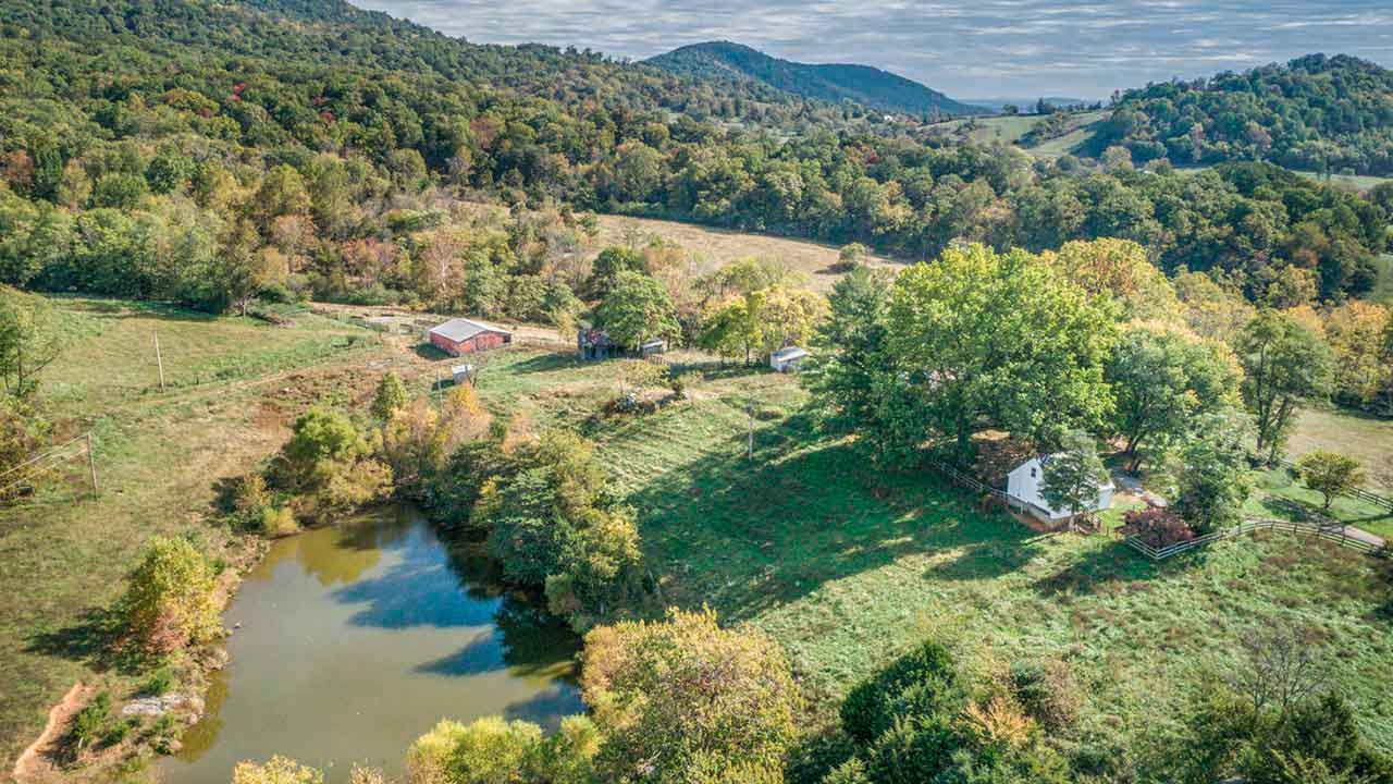 c.1760 Cedar Glen Farm in Bedford County
